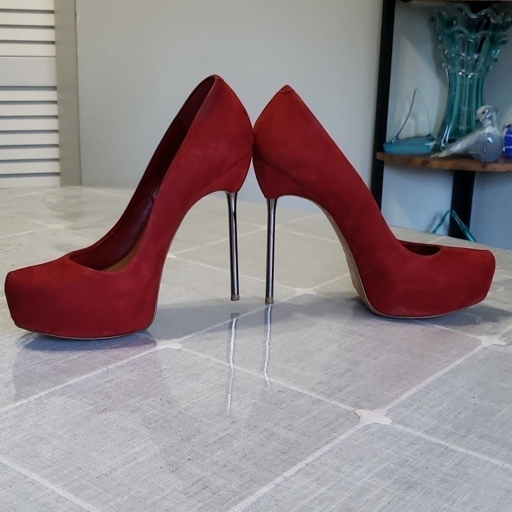 ALDO Red Stilettos Shoes, Size 39 - Picture 9 of 14